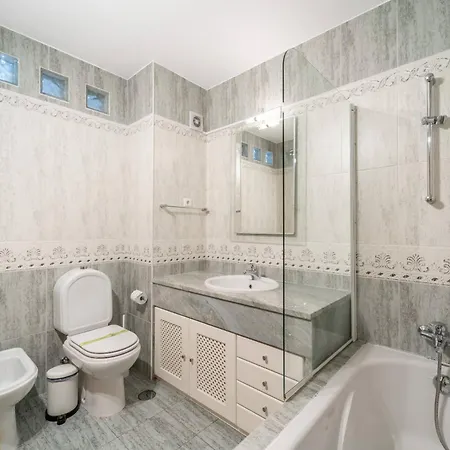 Lemos By Hellovacations *