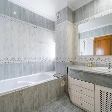 Villa Lemos By Hellovacations